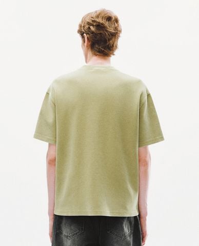  URBAN REVIVO - Áo thun nam cổ tròn tay ngắn phối túi 