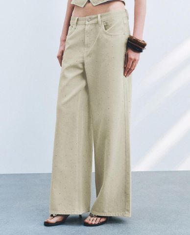  URBAN REVIVO - Quần jeans nữ ống rộng đính đá lấp lánh 
