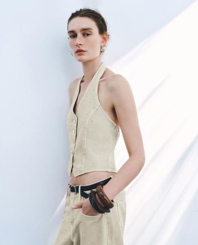  URBAN REVIVO - Áo kiểu nữ cổ yếm phối nút cài tròn 