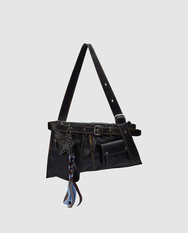  URBAN REVIVO - Túi đeo vai nữ phối đai cách điệu 