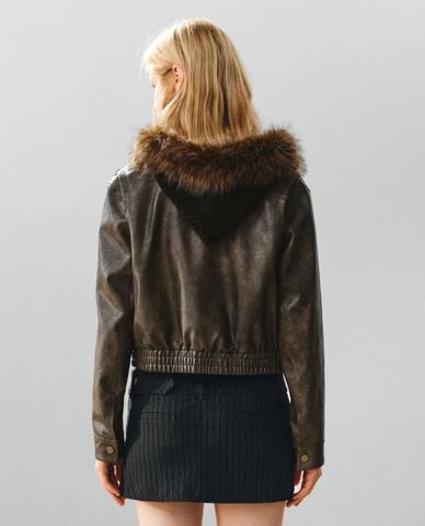  URBAN REVIVO - Áo khoác da nữ cổ bẻ tay dài phom croptop 