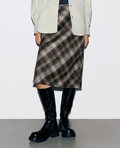  URBAN REVIVO - Chân váy chữ A midi kẻ caro 