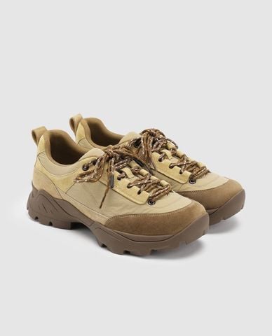  URBAN REVIVO - Giày sneakers nam cổ thấp phong cách retro 