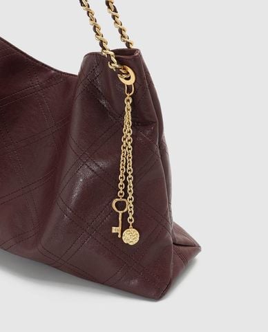  URBAN REVIVO - Túi đeo vai nữ chần chỉ phối dây xích 