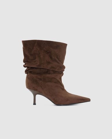  URBAN REVIVO - Boots cao gót nữ mũi nhọn xếp nếp 