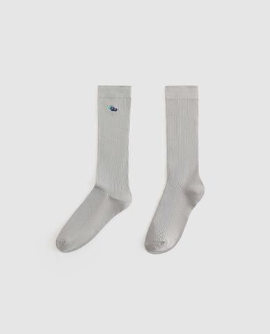  URBAN REVIVO - Vớ nữ cổ cao dệt gân thêu họa tiết 