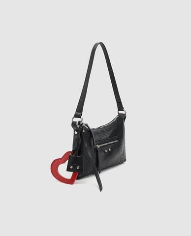  URBAN REVIVO - Túi đeo vai unisex phối charm trái tim 