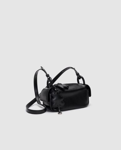  URBAN REVIVO - Túi xách nữ quai thắt nút đính charm 