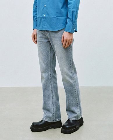  URBAN REVIVO - Quần jeans nam ống loe wash bạc 