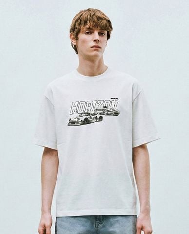  URBAN REVIVO - Áo thun nam cổ tròn tay ngắn in họa tiết 