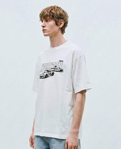  URBAN REVIVO - Áo thun nam cổ tròn tay ngắn in họa tiết 