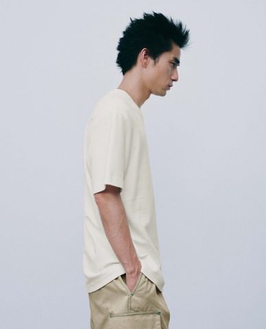  URBAN REVIVO - Áo thun nam cổ tròn tay ngắn 