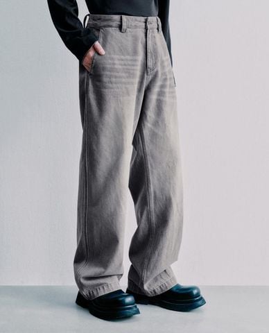  URBAN REVIVO - Quần jeans nam ống đứng wash bạc 