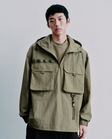  URBAN REVIVO - Áo khoác phối mũ nam tay dài túi hộp 