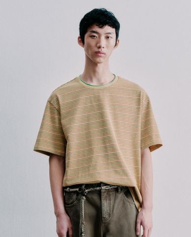  URBAN REVIVO - Áo thun nam cổ tròn tay ngắn kẻ sọc 