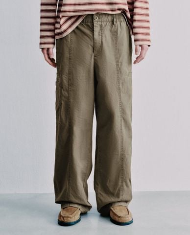  URBAN REVIVO - Quần nam ống rộng lưng thun túi hộp 