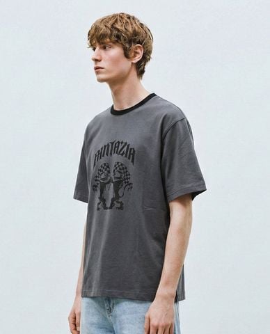  URBAN REVIVO - Áo thun nam cổ tròn tay ngắn in hình 