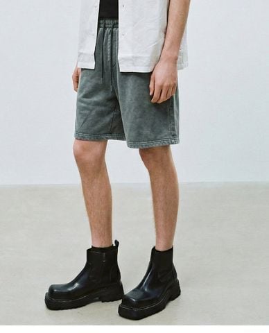  URBAN REVIVO - Quần short jeans nam ống rộng lưng thun 