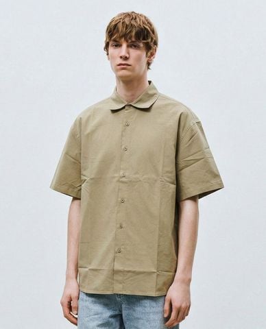  URBAN REVIVO - Áo sơ mi nam cổ bẻ tay ngắn năng động 