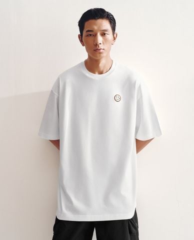  URBAN REVIVO - Áo thun nam cổ tròn tay ngắn cá tính 