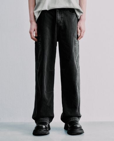  URBAN REVIVO - Quần jeans nam ống đứng phối túi hộp 