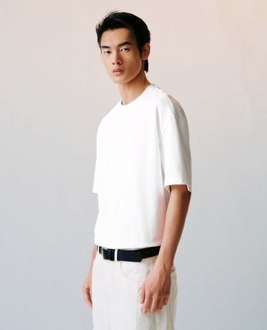  URBAN REVIVO - Áo thun nam cổ tròn tay ngắn tối giản 