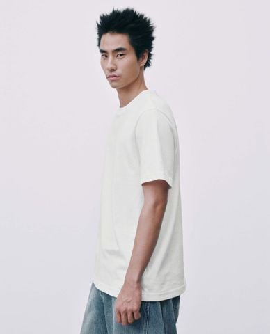  URBAN REVIVO - Áo thun nam cổ tròn tay ngắn tối giản 
