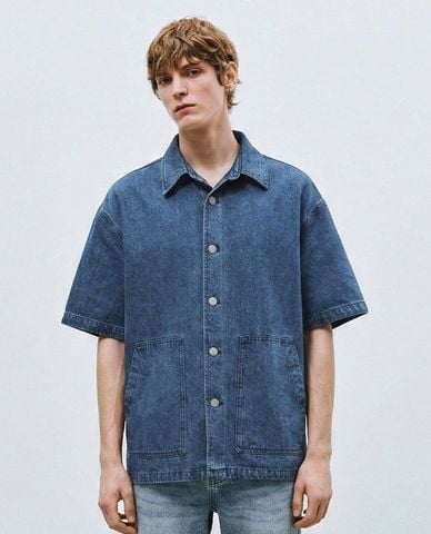  URBAN REVIVO - Áo sơ mi denim nam cổ bẻ tay ngắn 