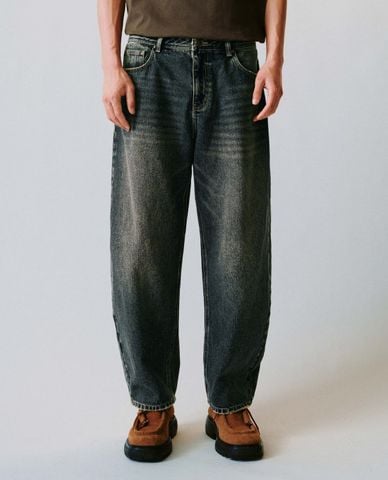  URBAN REVIVO - Quần jeans nam ống rộng wash bạc cổ điển 