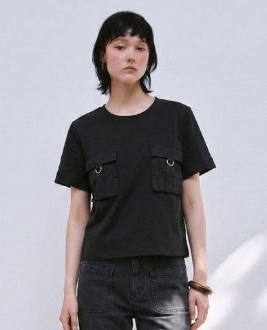  URBAN REVIVO - Áo thun nữ cổ tròn tay ngắn phối túi hộp 