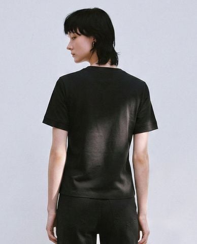 URBAN REVIVO - Áo thun nữ cổ tròn tay ngắn phối túi hộp 
