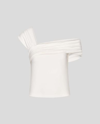  URBAN REVIVO - Áo kiểu nữ trễ vai bất đối xứng xếp nếp 