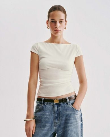  URBAN REVIVO - Áo thun nữ cổ thuyền tay ngắn xếp nếp 