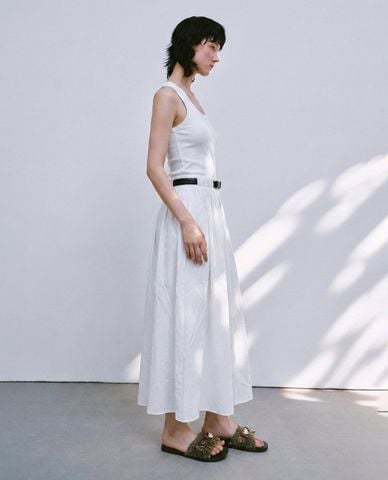  URBAN REVIVO - Đầm sát nách midi dáng xoè phối thắt lưng 