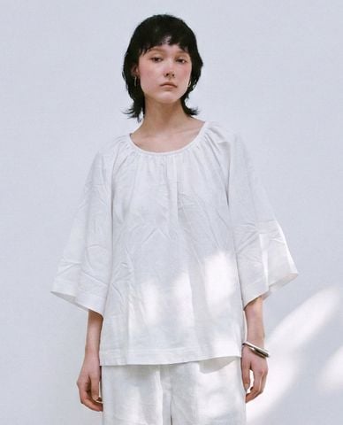  URBAN REVIVO - Áo kiểu nữ cổ tròn hở lưng buộc dây 