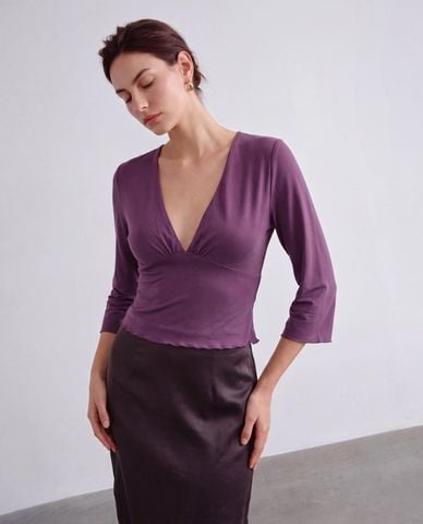  URBAN REVIVO - Áo kiểu nữ cổ V tay lỡ phom ôm 