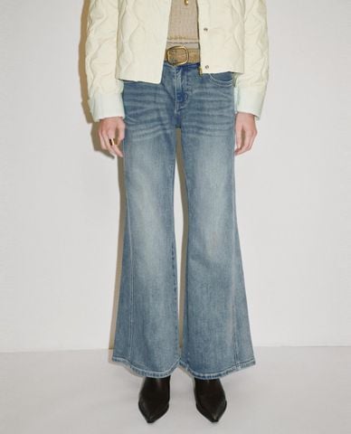  URBAN REVIVO - Quần jeans nữ ống loe kèm thắt lưng 