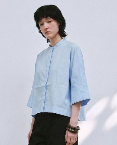  URBAN REVIVO - Áo kiểu nữ cổ trụ tay lỡ hiện đại 