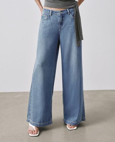  URBAN REVIVO - Quần jeans nữ ống rộng wash bạc 