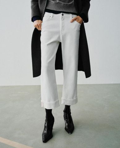  URBAN REVIVO - Quần jeans nữ ống đứng xắn gấu 