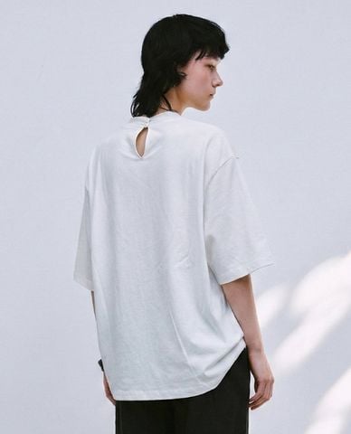  URBAN REVIVO - Áo kiểu nữ tay ngắn phối khăn buộc cổ 