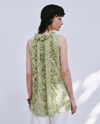  URBAN REVIVO - Áo kiểu nữ sát nách bèo nhún họa tiết 