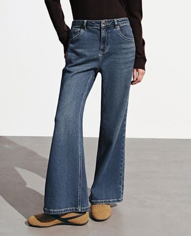  URBAN REVIVO - Quần jeans nữ ống loe wash bạc retro 