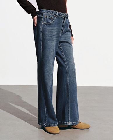  URBAN REVIVO - Quần jeans nữ ống loe wash bạc retro 