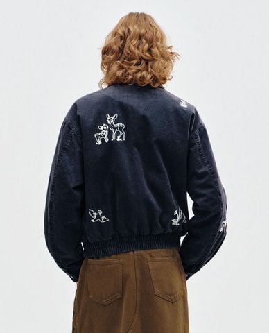  URBAN REVIVO - Áo khoác bomber nữ cổ bẻ thêu họa tiết 