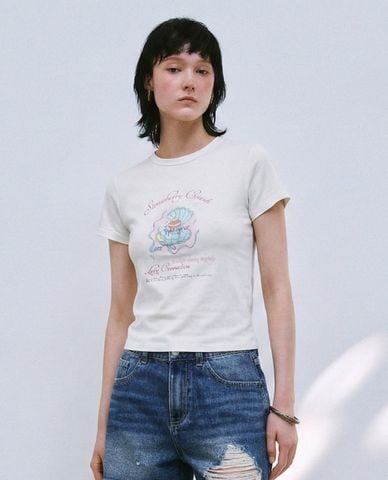  URBAN REVIVO - Áo croptop nữ cổ tròn tay ngắn in họa tiết 