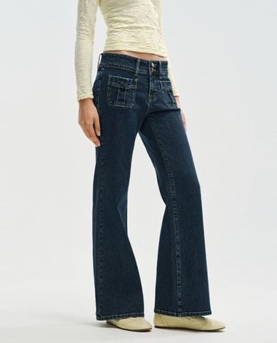  URBAN REVIVO - Quần jeans nữ ống loe phối túi 