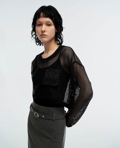  URBAN REVIVO - Áo croptop nữ tay dài xuyên thấu 