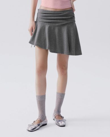  URBAN REVIVO - Chân váy chữ A mini bất đối xứng 