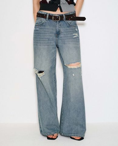  URBAN REVIVO - Quần jeans nữ ống rộng rách gối kèm thắt lưng 
